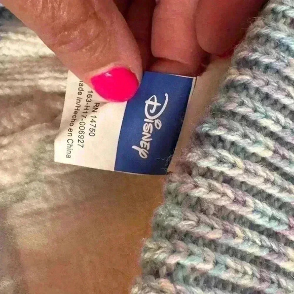 Disney‎ Frozen winter knit hat with Pom Pom, glittery featuring Elsa and Anna - Picture 5 of 7